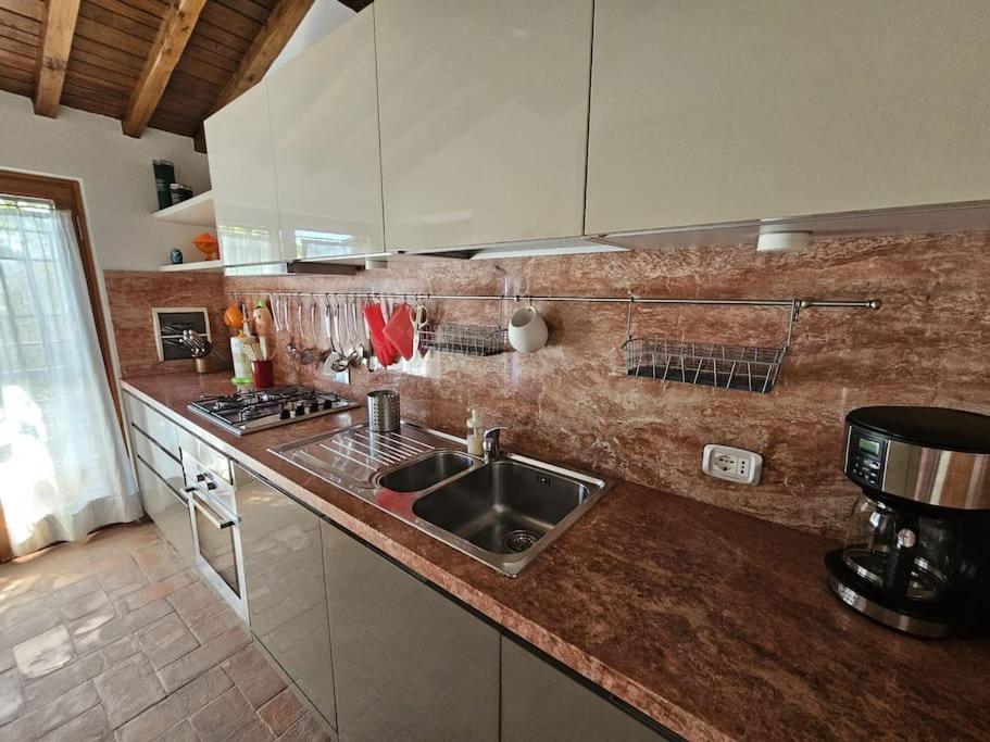 Casina Rossa Apartment Tavarnuzze ภายนอก รูปภาพ