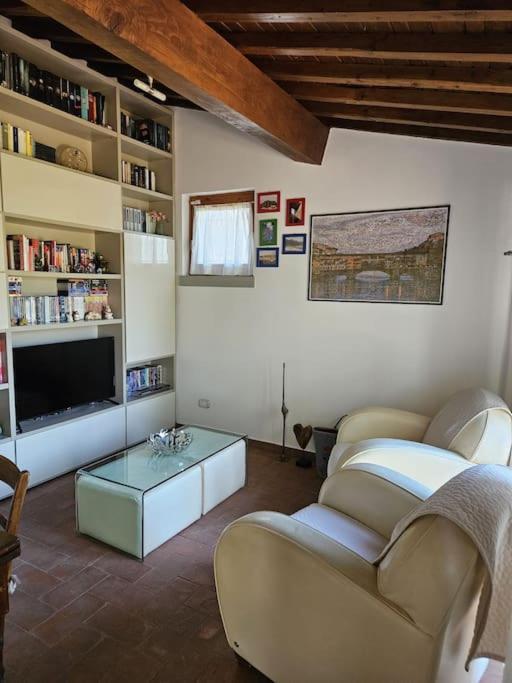 Casina Rossa Apartment Tavarnuzze ภายนอก รูปภาพ